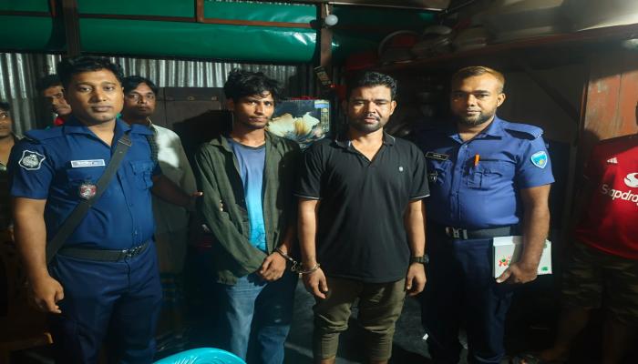 মুরাদনগরে মাদক সম্রাট সোহেলকে ইয়াবাসহ ধরে পুলিশে দিল গ্রামবাসী