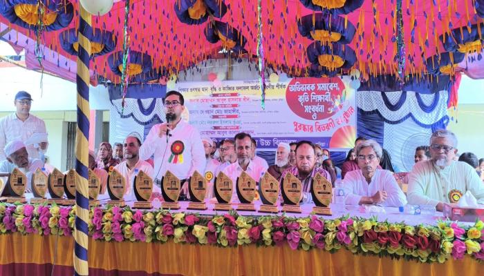 দেবীদ্বারে শিক্ষার মান উন্নয়নে অভিভাবক সমাবেশ ও কৃতি শিক্ষার্থীদের সংবর্ধনা