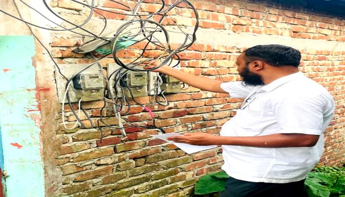 বুড়িচংয়ে গোমতীর বেরিবাঁধে অবৈধ স্থাপনায় বিদ্যুৎ সংযোগ বিচ্ছিন্ন, উচ্ছেদ অভিযানের সূচনা