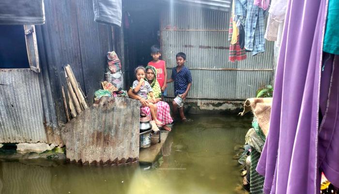 দুই যুগ ধরে জলাবদ্ধতার ভোগান্তি নিয়ে বাস করছেন অর্ধলাখ মানুষ