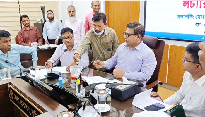 ঘুষ-তদবির ছাড়া কুমিল্লা জেলা   প্রশাসনের ৫৭ কর্মচারী বদলি