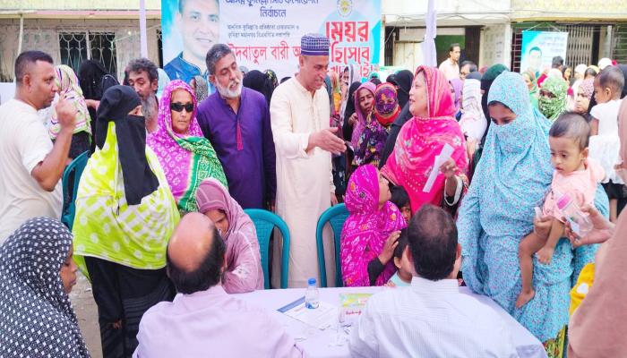 কুমিল্লায় মানবিক কুমিল্লার উদ্যোগে ফ্রি মেডিকেল   ক্যাম্পে সাত হাজারের বেশি মানুষ পেল সেবা
