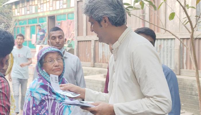 একটি দল মাথাল মার্কার গণজোয়ার দেখে   ইলেকশন ইঞ্জিনিয়ারিং করার চেষ্টা করছে