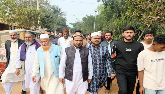 কুমিল্লা-৫ আসনে   ভোটারদের দোরগোড়ায়   ড. মোবারক হোসাইন