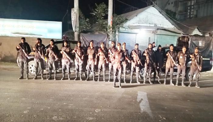কুমিল্লা চাঁদপুর ১৬টি আসনে র‌্যাব’র   বিশেষ স্ট্রাইকিং ফোর্স মোতায়েন