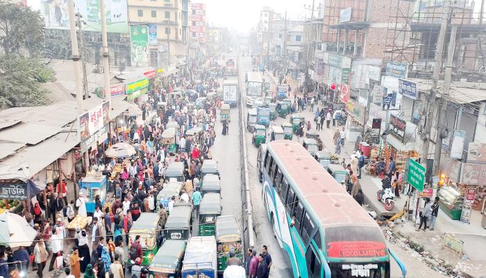 ভোট দিতে ঈদের ছুটির   মতোই গ্রামে ছুটছে মানুষ