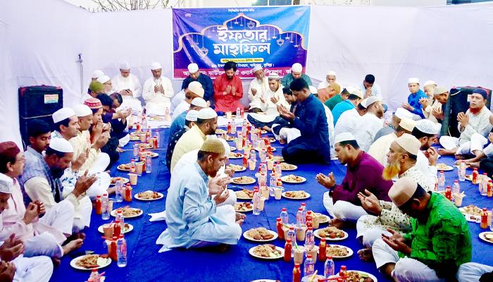 ঝাউতলা ফ্ল্যাট ওনার্স   এসোসিয়েশন’র ইফতার   মাহফিল সম্পন্ন