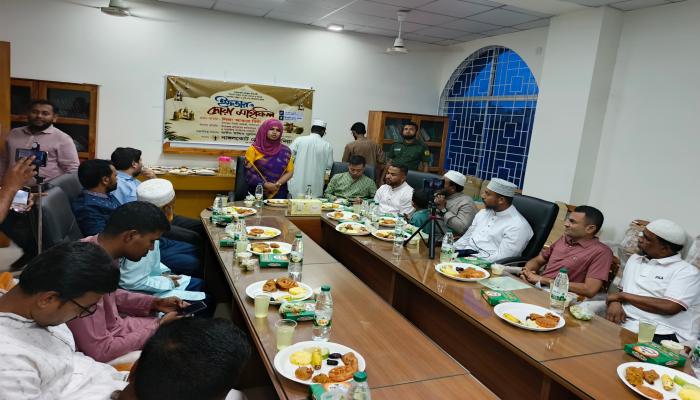 নাঙ্গলকোট প্রেসক্লাবে'র ইফতার মাহফিল
