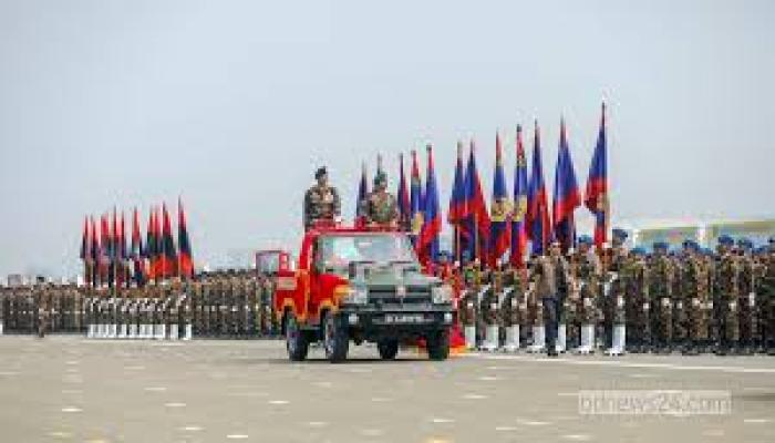দেড় যুগ পর স্বাধীনতা দিবসের কুচকাওয়াজ, দর্শনার্থীদের ভিড়