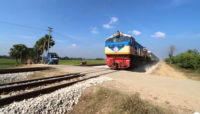 কুমিল্লায় রেলের লেভেল ক্রসিংয়ে   ৫ বছরে প্রাণ গেছে ৪ শতাধিক