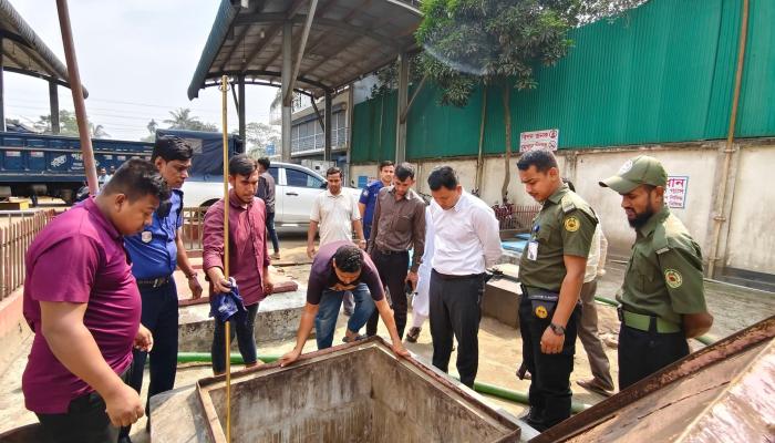 শাহরাস্তিতে তেল মজুদ ও অতিরিক্ত দামে বিক্রি ঠেকাতে পেট্রোল পাম্পে অভিযান