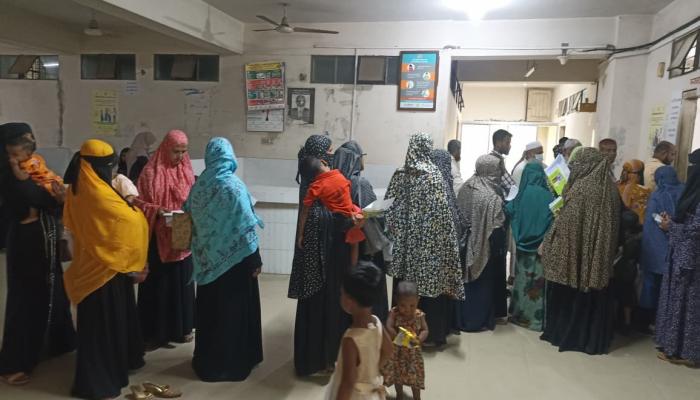 ব্রাহ্মণপাড়ায় হাম আতঙ্কে চিকিৎসকের দ্বারস্থ অভিভাবকরা, ৬ জনের নমুনা সংগ্রহ