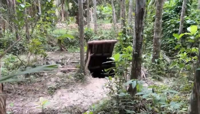মাদক সেবনের জন্য মাটির নিচে ‘সুড়ঙ্গ’, আছে বিছানা-বালিশও