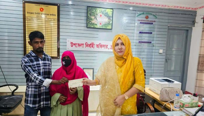 ব্রাহ্মণপাড়ায় পানিতে ডুবে শিশুমৃত্যু: ক্ষতিগ্রস্ত পরিবারকে আর্থিক সহায়তা