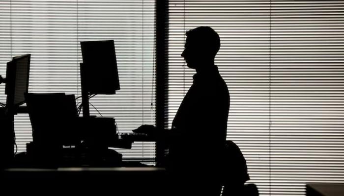 কাজের চাপে বছরে ৮ লাখ ৪০ হাজার মানুষের মৃত্যু