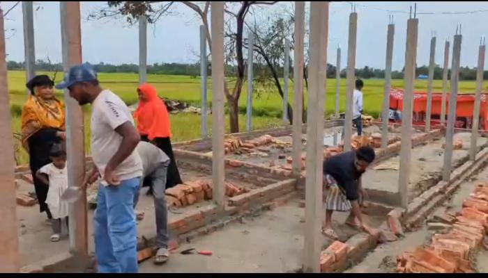 ধানের শীষে ভোট দেয়ার বাড়ি পুড়লো দূর্বৃত্তরা  পাশে দাঁড়ালেন প্রধানমন্ত্রী