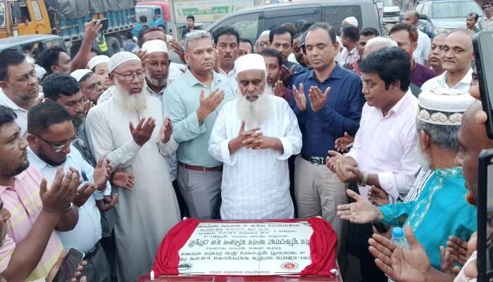 আমতলীতে ফুট ওভারব্রিজ নির্মাণ কাজের উদ্বোধন-এমপি মনিরুল হক চৌধুরীর