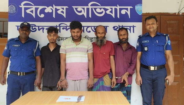 দাউদকান্দিতে ইয়াবাসহ আটক দুই