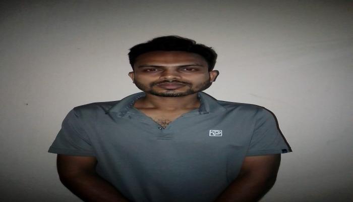 ভ্যাট ইন্সপেক্টরকে খুঁটির সাথে বেধে মারধর "অভিযুক্ত  তুহিন গ্রেফতার