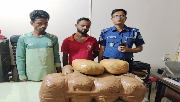 ছত্রখিল  ফাঁড়ি পুলিশের অভিযানে ৩৩ কেজি গাঁজা সহ আটক-২