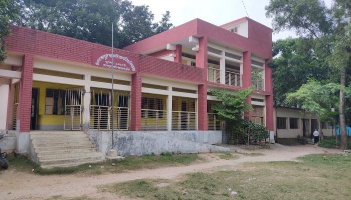 ব্রাহ্মণপাড়ার অলুয়া সরকারি প্রাথমিক বিদ্যালয়ের তালা ভেঙে তিন ল্যাপটপ চুরি