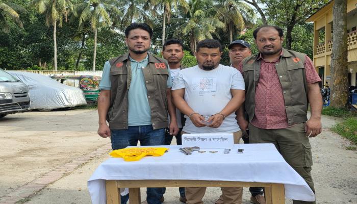 কুমিল্লা স্কুলছাত্র ইথান গুলিবিদ্ধের ঘটনায় মূলহোতা অপু গ্রেপ্তার, উদ্ধার বিদেশি পিস্তল ও গুলি