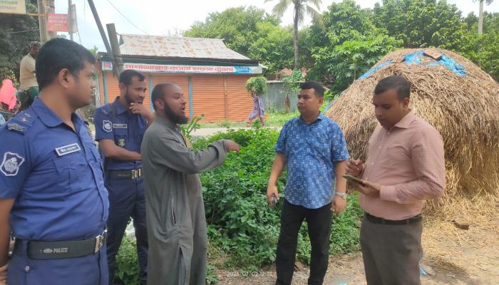 হোমনায় কৃষি জমির মাটি  কাটার দায়ে এক লক্ষ টাকা জরিমানা