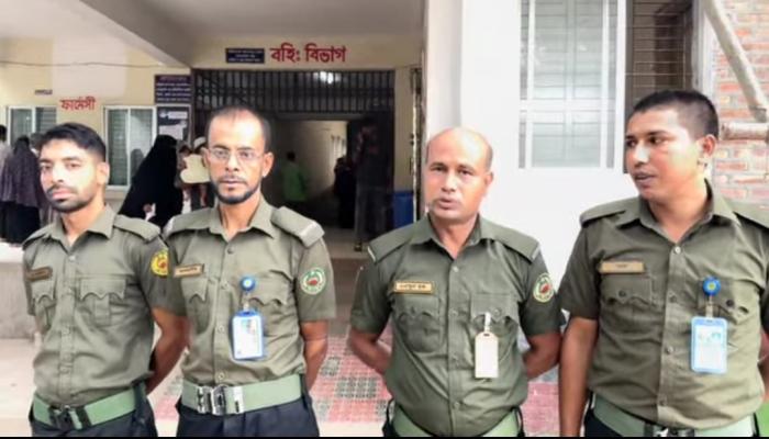 হোমনা উপজেলা স্বাস্থ্য কমপ্লেক্সে আনসার সদস্য মোতায়েন, দালালমুক্ত পরিবেশে সেবা নিয়ে সন্তুষ্ট রোগীরা!