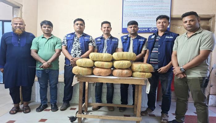 বাঙ্গরায় গোয়ালঘর থেকে ২০ কেজি গাঁজা উদ্ধার, আসামি পলাতক