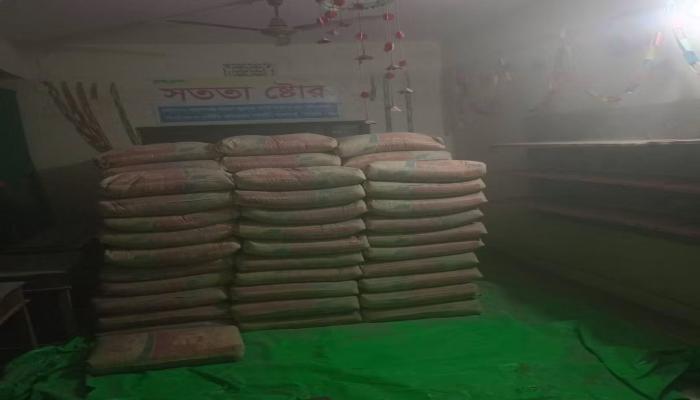 লালমাইয়ে সততা স্টোরে জমাট বাঁধছে অনিয়ম,