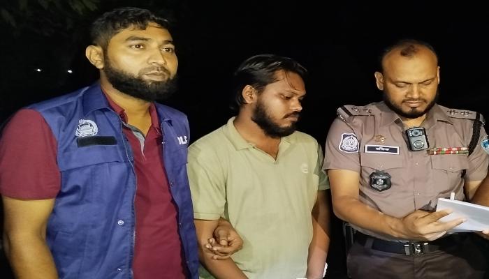 ইয়াবাসহ বাংলাদেশে ঢুকে ভারতীয় নাগরিক গ্রেপ্তার