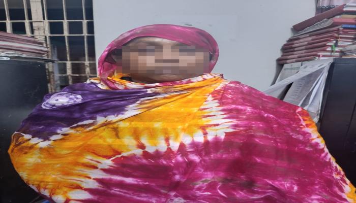মুরাদনগরে পুলিশের অভিযানে নারী মাদক ব্যবসায়ীকে গাঁজাসহ গ্রেপ্তার।