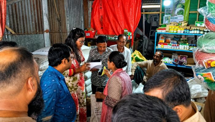 মেয়াদোত্তীর্ণ ও নিষিদ্ধ বালাইনাশক বিক্রি, মোবাইল কোর্টে জরিমানা