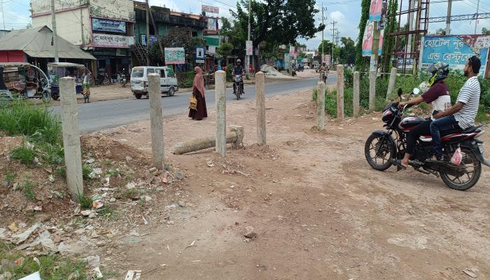 ইউটার্ন বন্ধের খুঁটি বসানোর এক রাত না পেরোতেই উধাও!