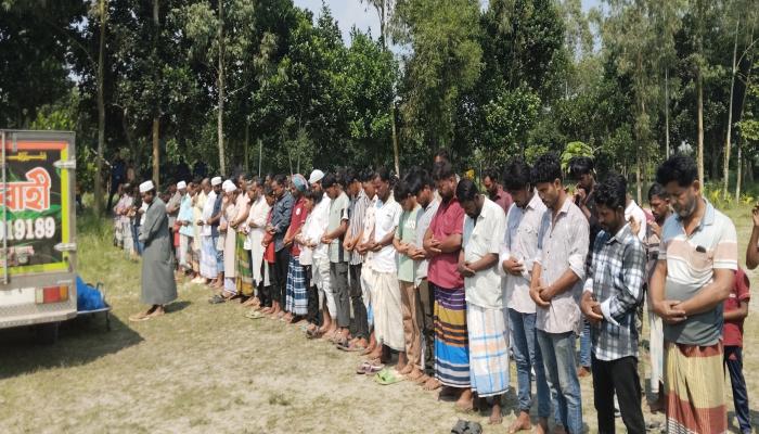 বাঙ্গরায় পুলিশ পাহারায় নিহত আনোয়ার মেম্বারের লাশ দাফন সম্পন্ন