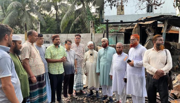 কুমিল্লায় অগ্নিকাণ্ডে ক্ষতিগ্রস্ত  ব্যবসায়ীদের পাশে জামায়াত