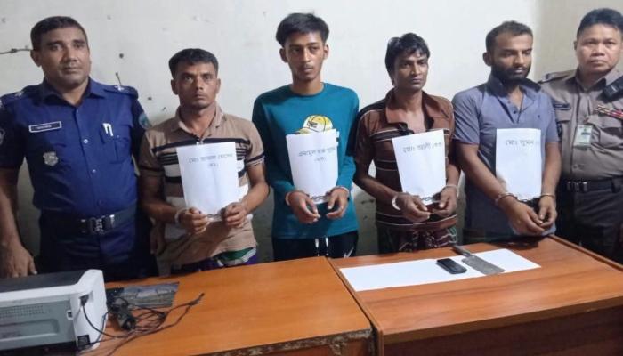 কুমিল্লায় প্রবাসীর বাড়িতে ডাকাতির ঘটনায়  ৫ জন আটক, একজনের স্বীকারোক্তি