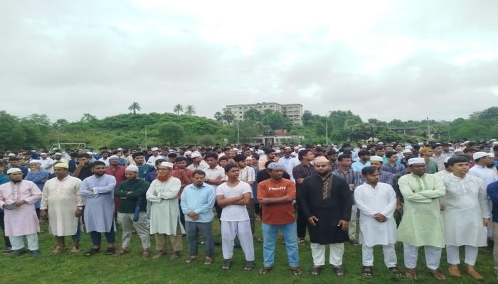 কুমিল্লা বিশ্ববিদ্যালয়ের কেন্দ্রীয় মাঠে অপ্রতিমের প্রথম জানাজা অনুষ্ঠিত
